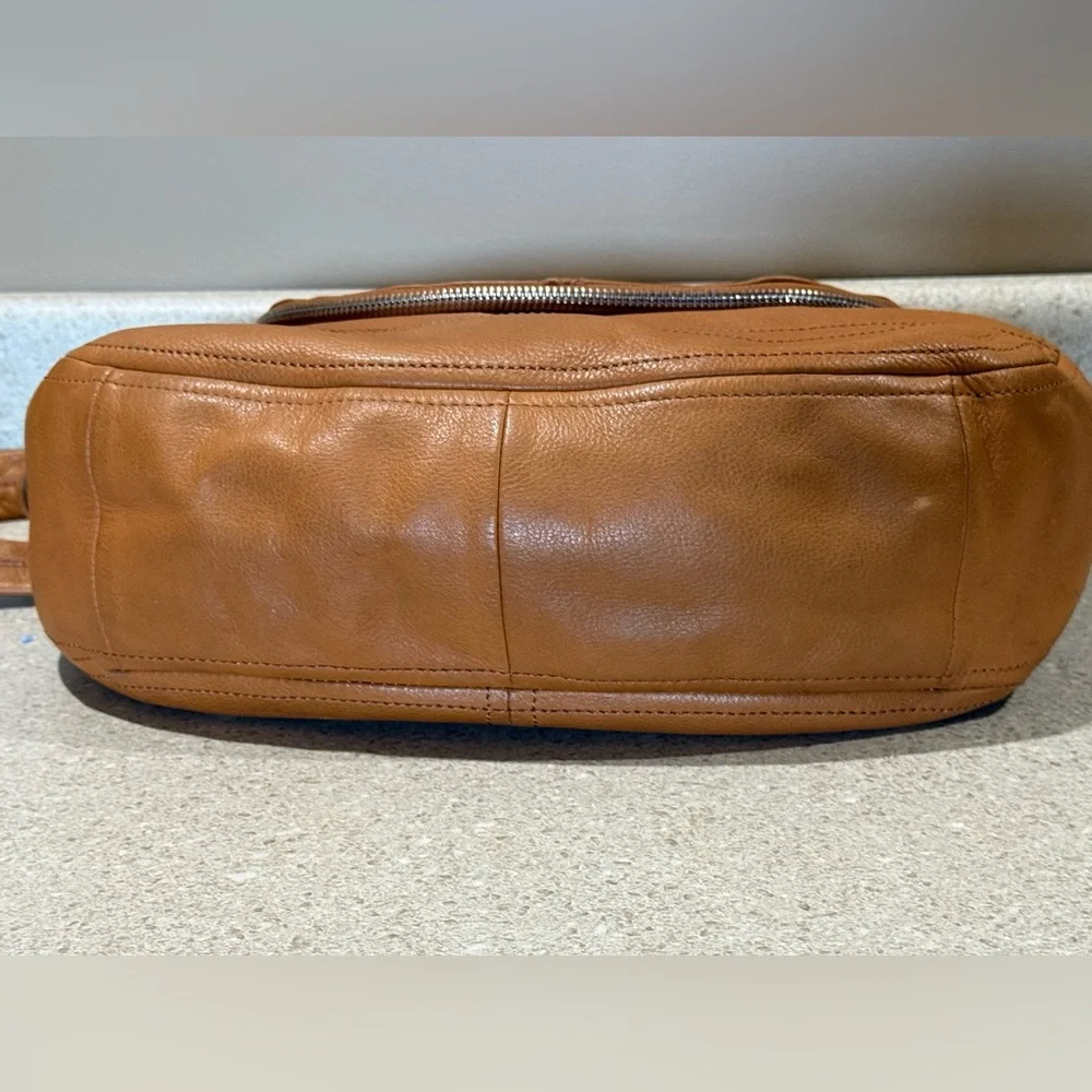 B Makowsky LEATHER Camel CROSSBODY Purse HANDBAG